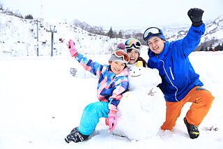 雪と氷で遊ぼう!! 〈北海道〉冬のアクティビティ 4選 (1)